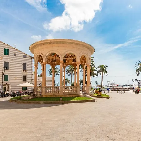Beautiful Apartment In Rapallo With Lägenhet